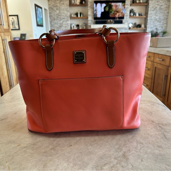 **Authentic** Dooney & Bourke Wexford Tammy Tote - Picture 1 of 7
